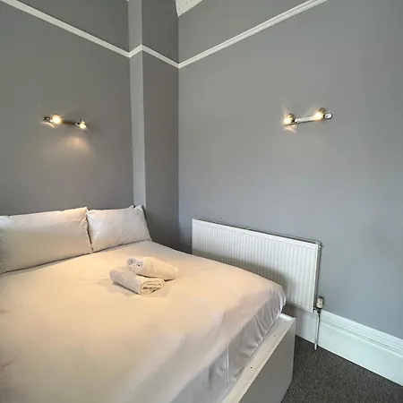 Flat Two In Cotham Hill Apartment *
