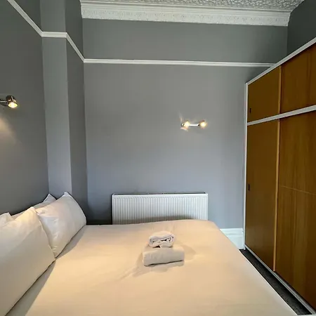 Flat Two In Cotham Hill Apartman *
